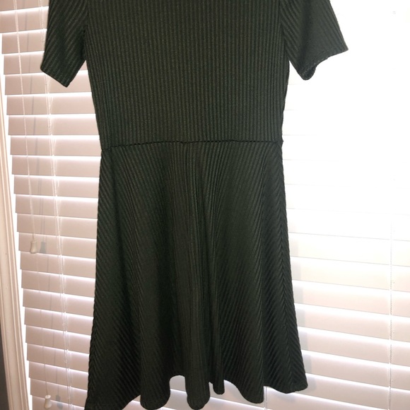 Dark green dress - Picture 4 of 5